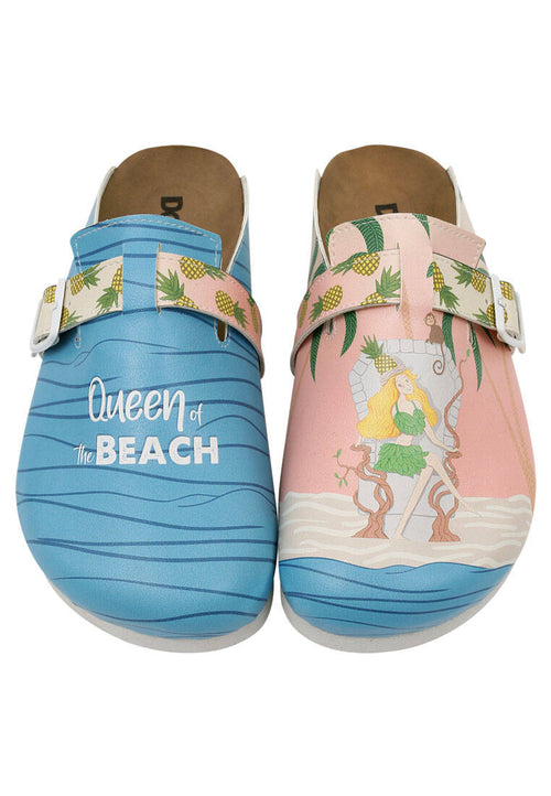 Comfie Slippers with Queen of the Beach